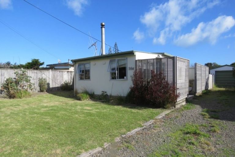 Photo of property in 8 Kauwhata Street, Himatangi Beach, Foxton, 4891