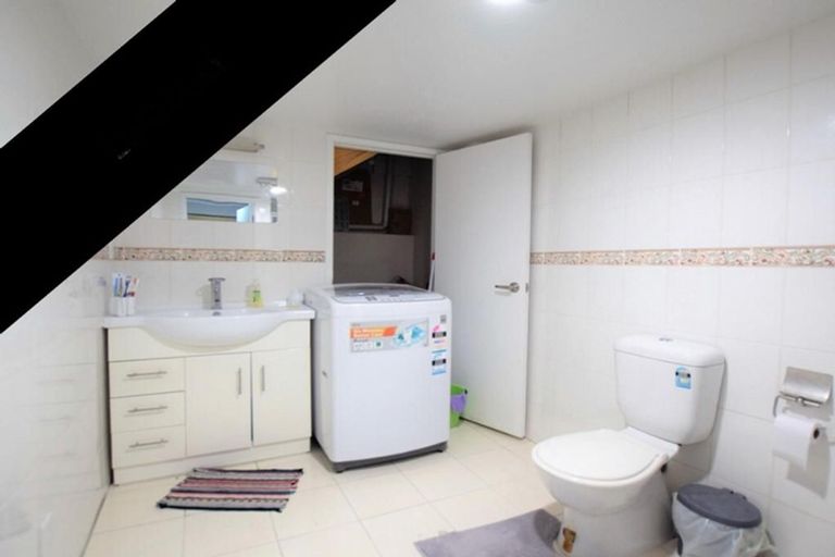 Photo of property in 39 Sunnyside Road, Sunnyvale, Auckland, 0612