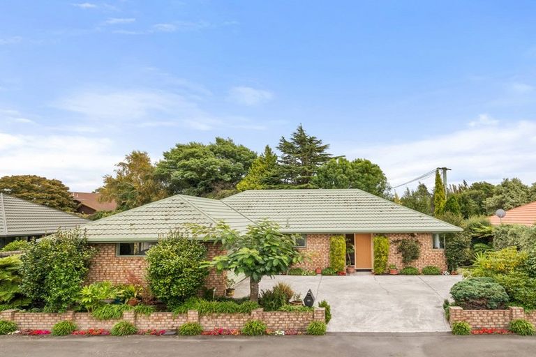 Photo of property in 25 Farquhars Road, Redwood, Christchurch, 8051
