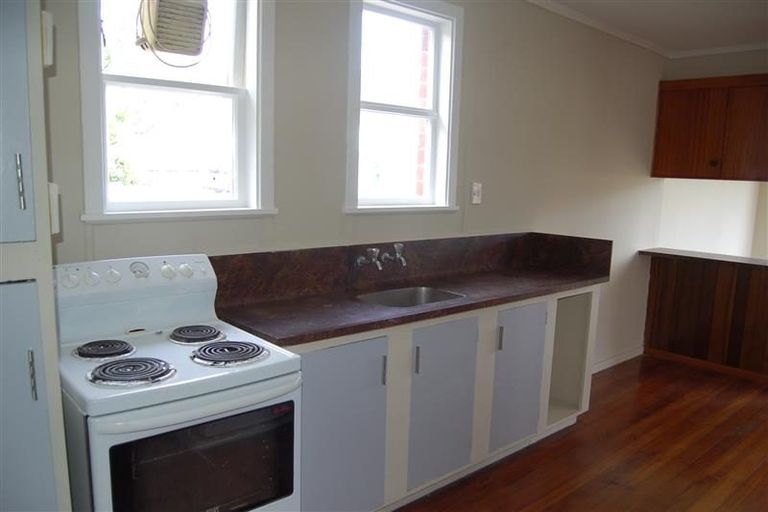 Photo of property in 3 Shearer Crescent, Naenae, Lower Hutt, 5011