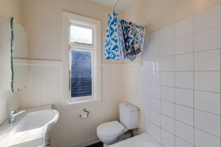 Photo of property in 142 Bowhill Road, New Brighton, Christchurch, 8083