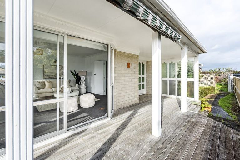 Photo of property in 54 Wairau Road, Oakura, 4314