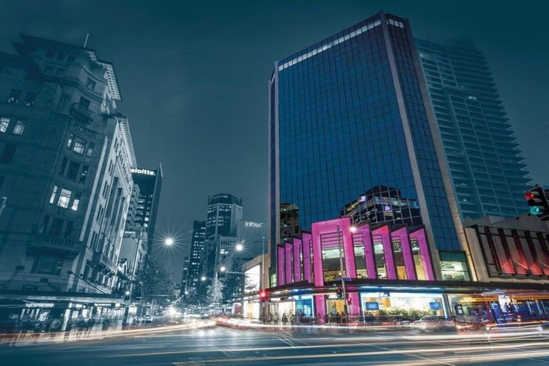 Photo of property in 1/45 Queen Street, Northcote Point, Auckland, 0627