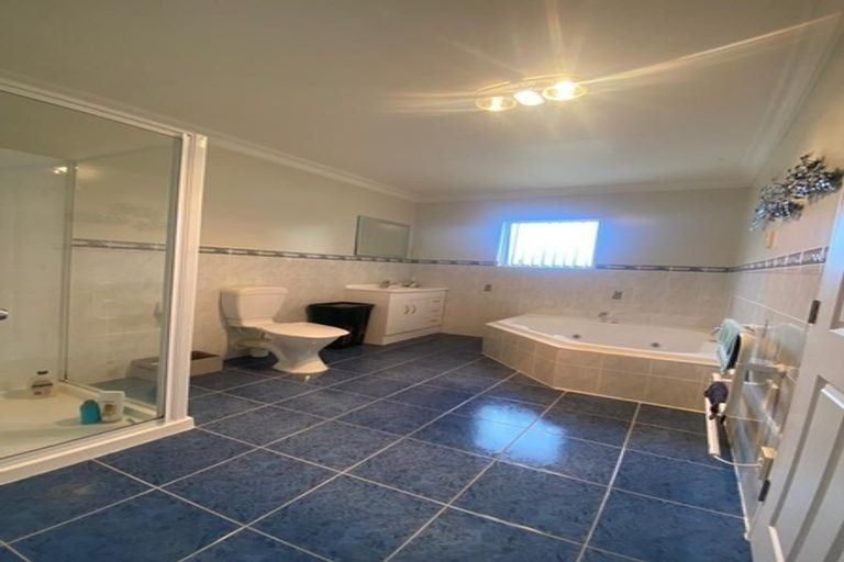 Photo of property in 3 Gendo Avenue, Henderson, Auckland, 0612