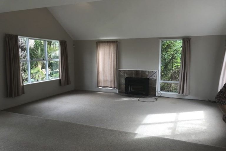 Photo of property in 3 Charles Prevost Drive, The Gardens, Auckland, 2105