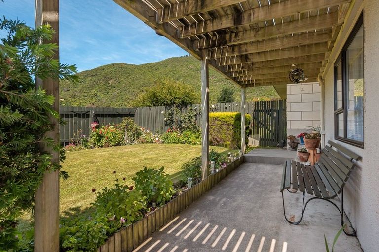 Photo of property in 108 Moana View Road, Waikawa, Picton, 7220