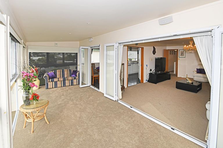 Photo of property in 5 Ngatira Place, Snells Beach, 0920