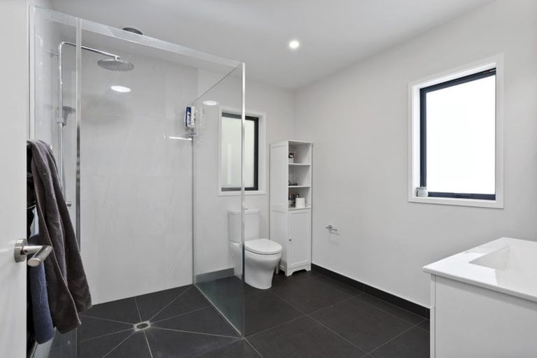 Photo of property in 39 Arapito Road, Titirangi, Auckland, 0604