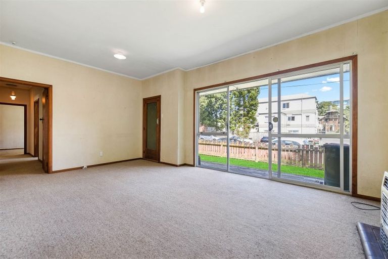 Photo of property in 24 Opoia Road, Hamilton East, Hamilton, 3216