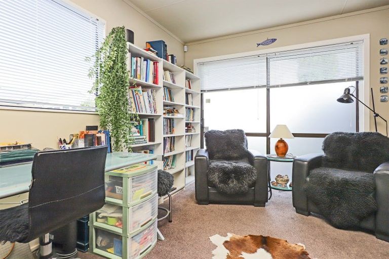 Photo of property in 12 Railey Place, Greenmeadows, Napier, 4112