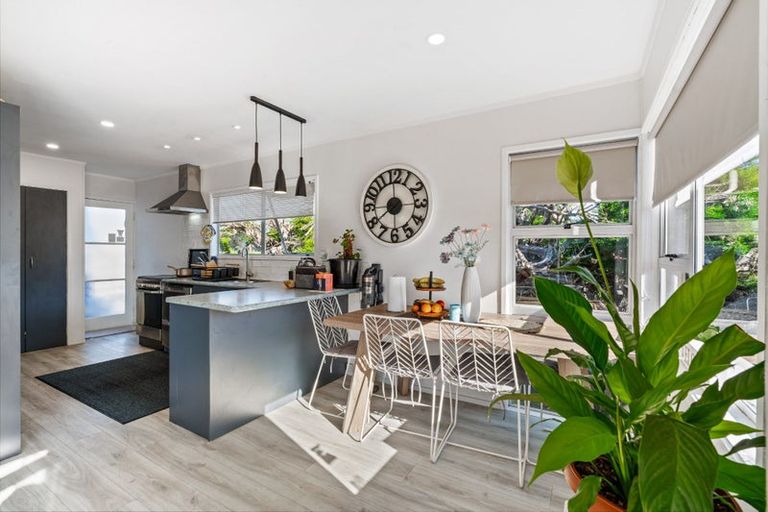 Photo of property in 44 Zita Maria Drive, Massey, Auckland, 0614