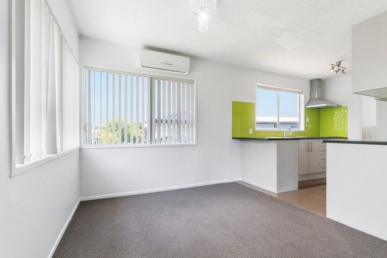 Photo of property in 58 Sharland Avenue, Manurewa, Auckland, 2102