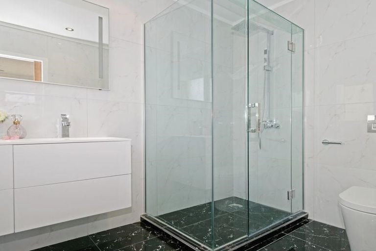 Photo of property in 5 Twin Parks Rise, Papakura, 2110