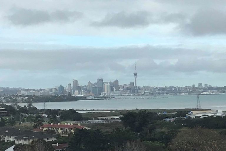 Photo of property in Frank Sargeson Apts, 508/74 Anzac Street, Takapuna, Auckland, 0622