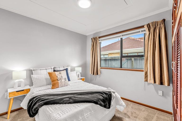 Photo of property in 37 Colwyn Street, Bryndwr, Christchurch, 8053