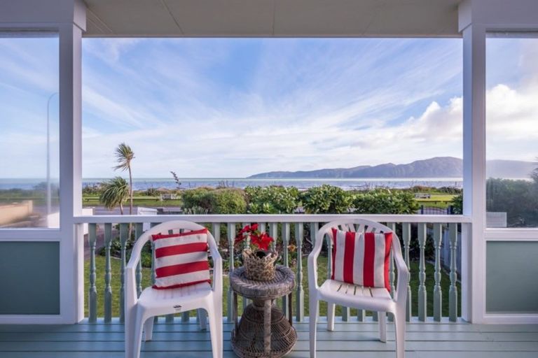 Photo of property in 65 Marine Parade, Paraparaumu Beach, Paraparaumu, 5032