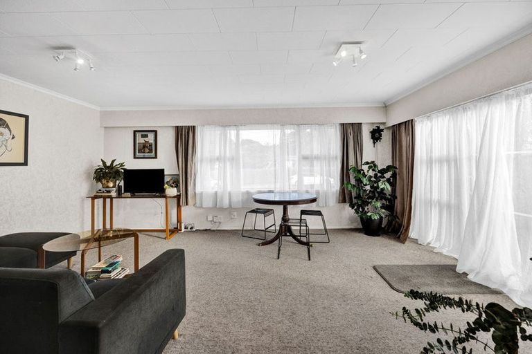 Photo of property in 16 High Street, Hawera, 4610