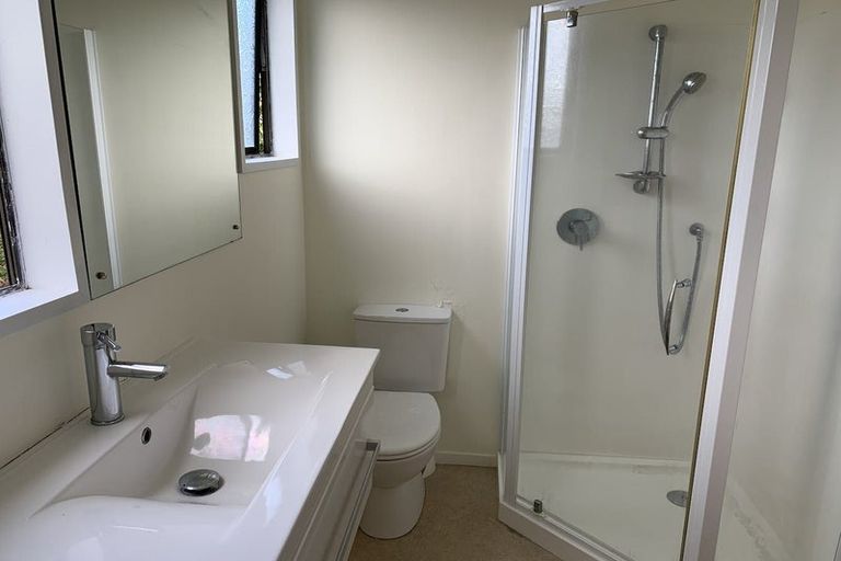 Photo of property in 2/14 Galloway Crescent, Farm Cove, Auckland, 2012