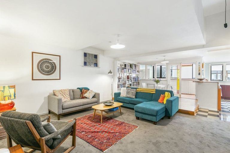 Photo of property in 241/21 Left Bank, Te Aro, Wellington, 6011