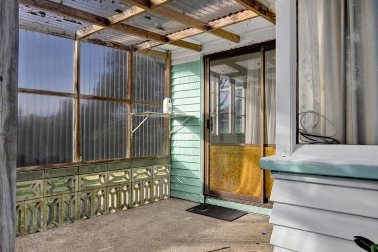 Photo of property in 30 Paritutu Road, Spotswood, New Plymouth, 4310