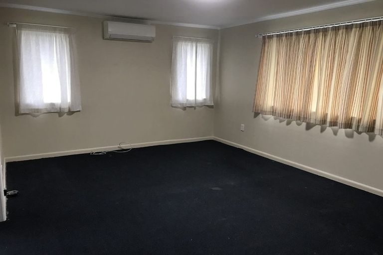Photo of property in 16a Kerry Place, Papakura, 2110