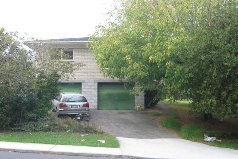 Photo of property in 2/61 Chartwell Avenue, Glenfield, Auckland, 0629
