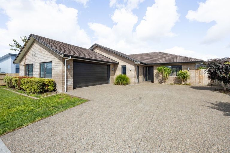 Photo of property in 33 Aquila Crescent, Rototuna North, Hamilton, 3210