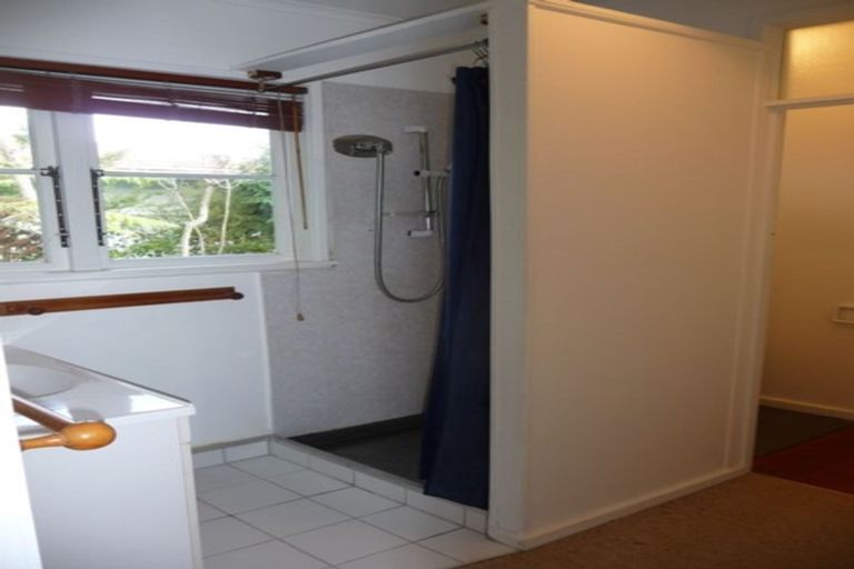 Photo of property in 117a Bruce Road, Glenfield, Auckland, 0629