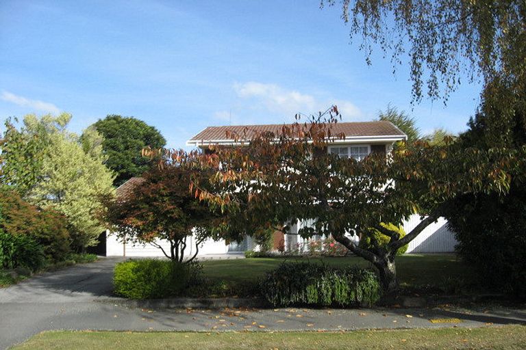 Photo of property in 15 Glenside Avenue, Ilam, Christchurch, 8041