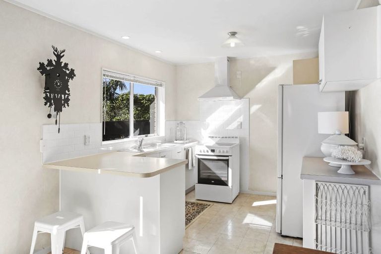 Photo of property in 1/6 Somerton Rise, Henderson, Auckland, 0612