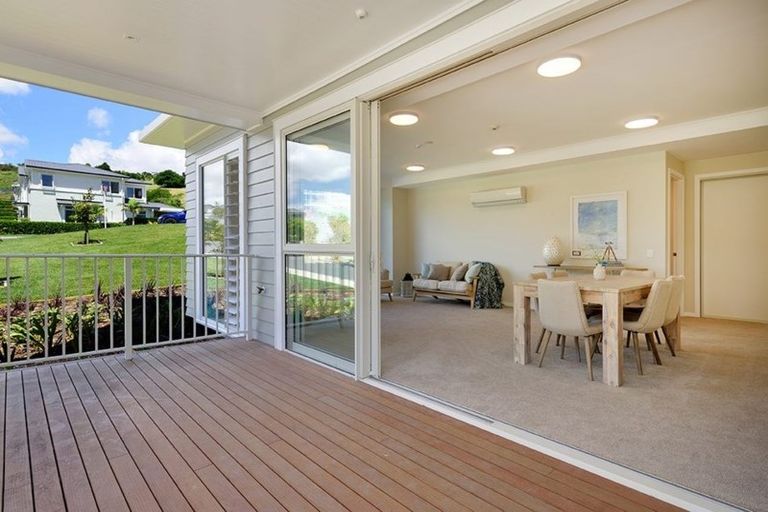 Photo of property in 83 Panorama Heights, Orewa, 0931