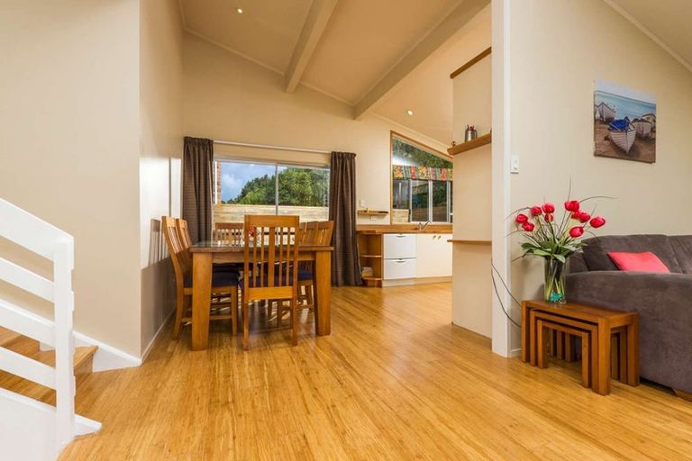 Photo of property in 3 Reynolds Place, Torbay, Auckland, 0630