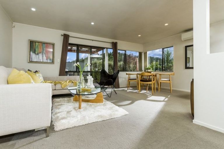 Photo of property in 1/112 Seaview Road, Glenfield, Auckland, 0629