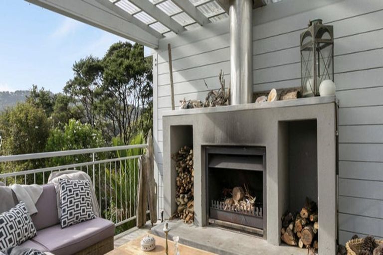 Photo of property in 4 Helios Place, Titirangi, Auckland, 0604