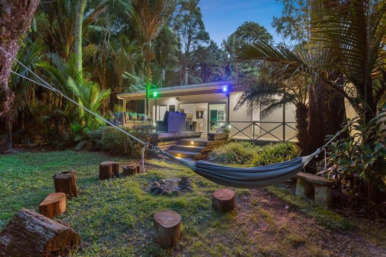 Photo of property in 3 Opanuku Road, Henderson Valley, Auckland, 0612