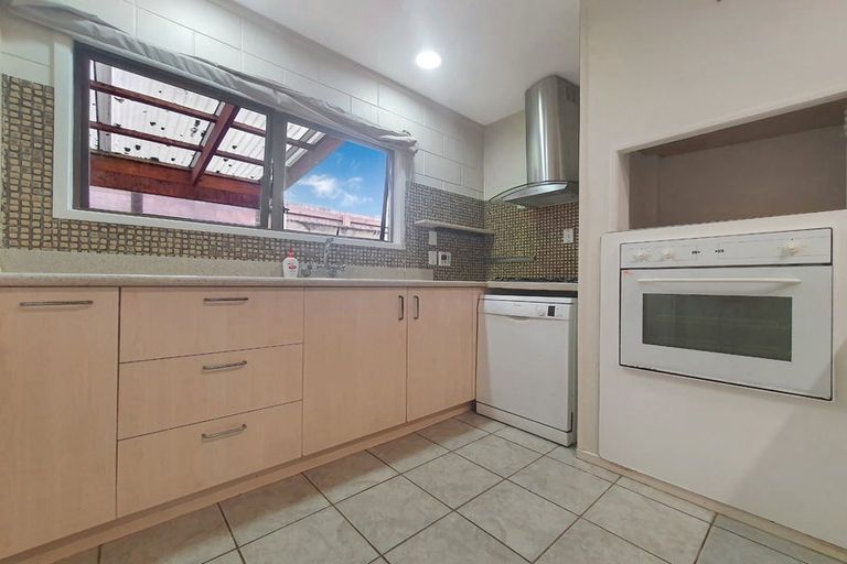 Photo of property in 130a Bruce Mclaren Road, Henderson, Auckland, 0612