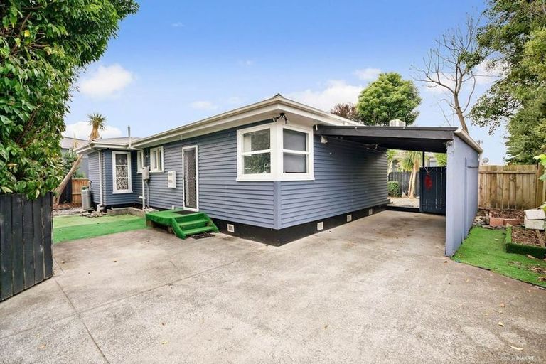 Photo of property in 4b Manuroa Road, Takanini, 2112