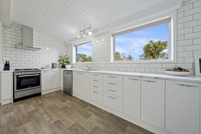 Photo of property in 85 Kaipara Coast Highway, Helensville, Kaukapakapa, 0871