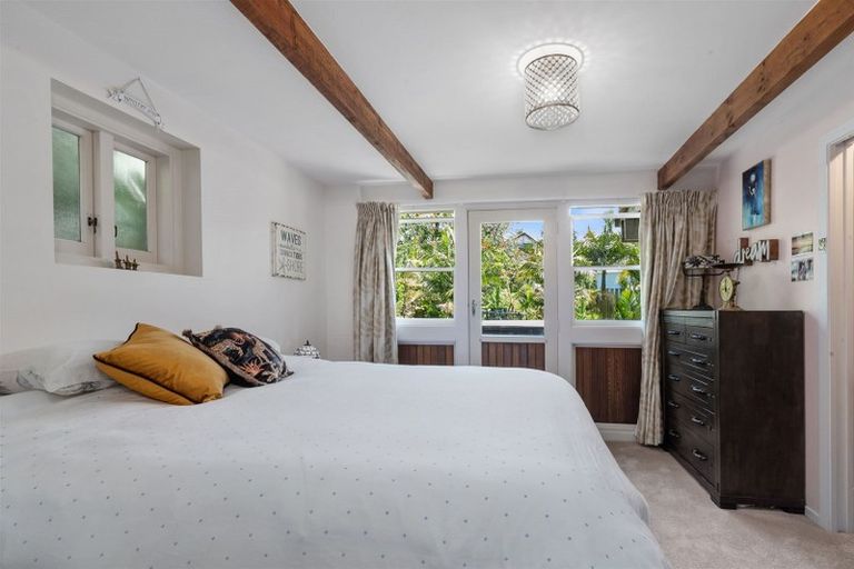 Photo of property in 860 Beach Road, Waiake, Auckland, 0630