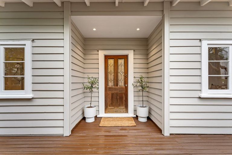 Photo of property in 24 Jean Place, Stanmore Bay, Whangaparaoa, 0932