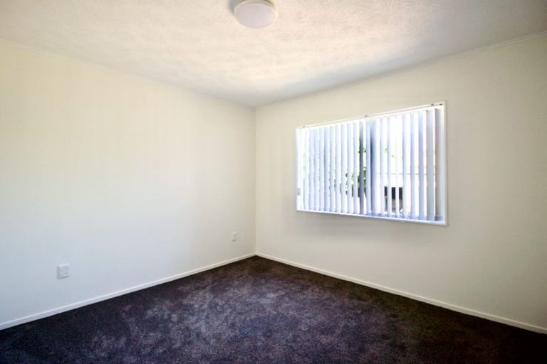 Photo of property in 1/64 Borich Road, Sunnyvale, Auckland, 0612