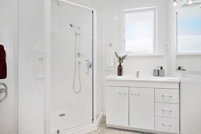 Photo of property in 1/3 Greenhill Crescent, Pakuranga, Auckland, 2010