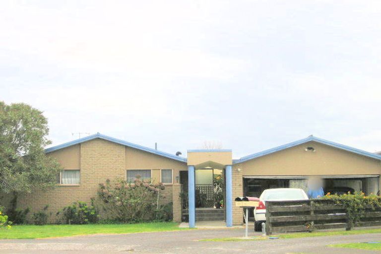 Photo of property in 41 Waitui Grove, Mount Maunganui, 3116