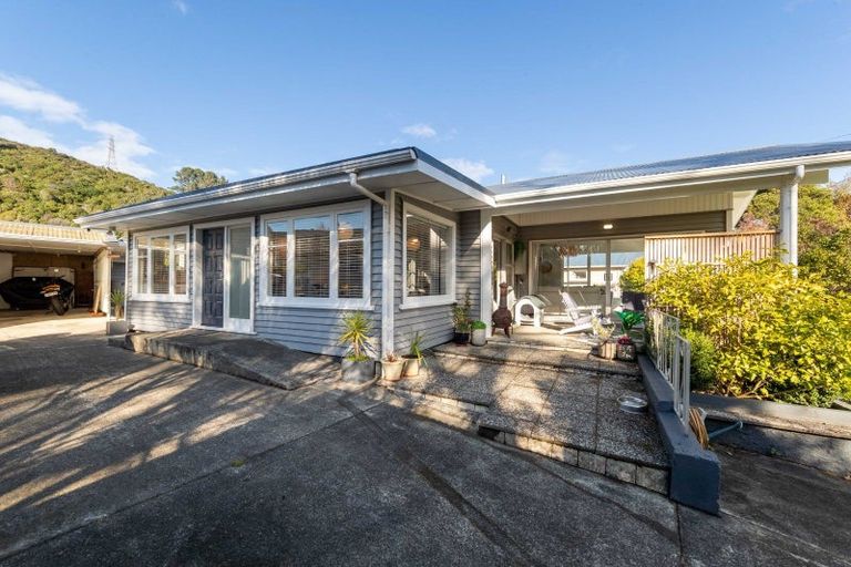Photo of property in 15 Black Beech Street, Birchville, Upper Hutt, 5018