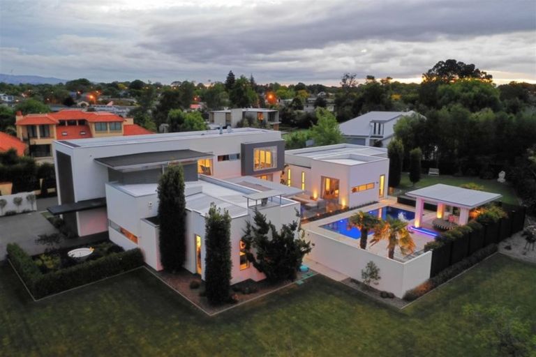 Photo of property in 6 Taunton Green, Papanui, Christchurch, 8052