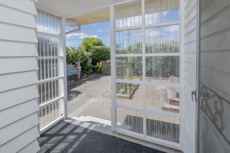 Photo of property in 15 Bartholomew Road, Levin, 5510