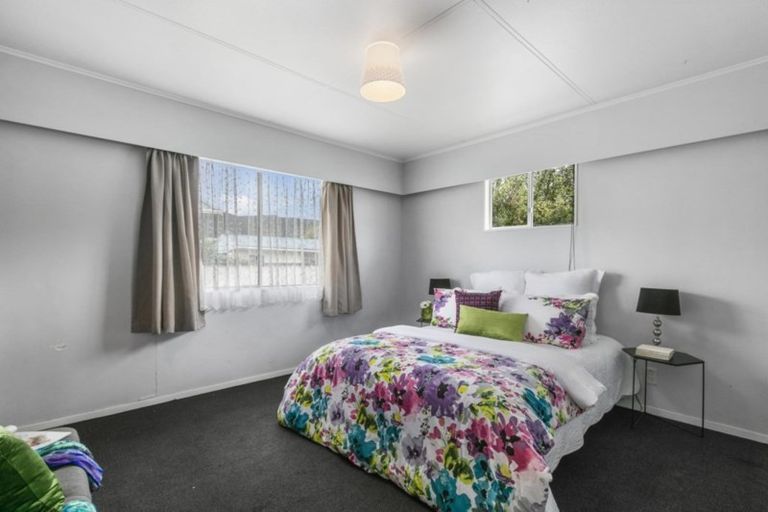 Photo of property in 258 Wellington Road, Wainuiomata, Lower Hutt, 5014