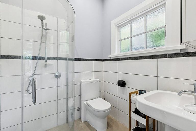 Photo of property in 39 Mills Road, Brooklyn, Wellington, 6021