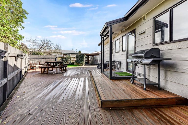 Photo of property in 9 Pringle Place, Nawton, Hamilton, 3200