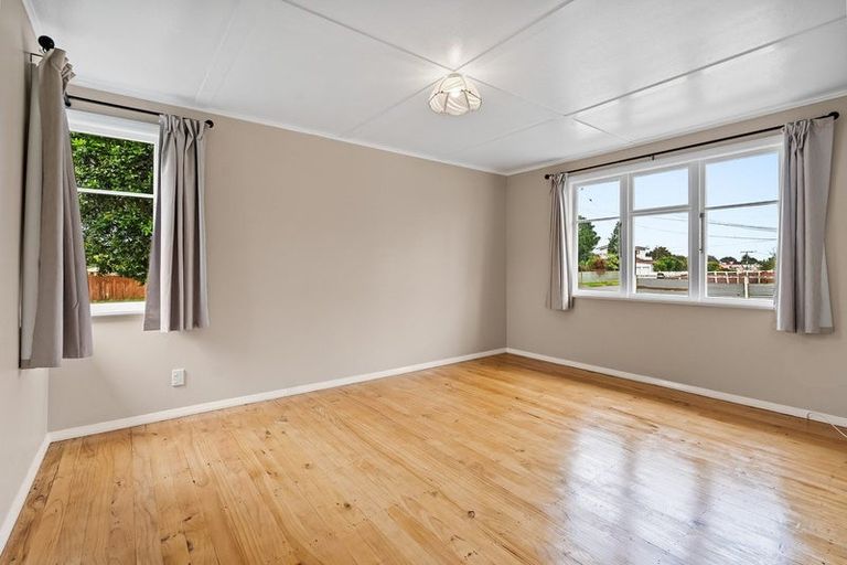 Photo of property in 16 Manchester Street, Patea, 4520